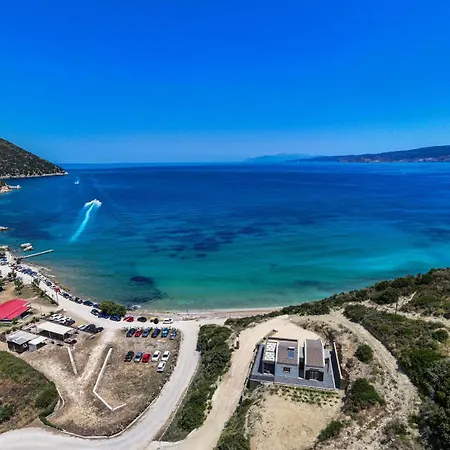 Beachfront Fteri *