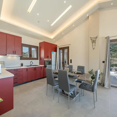 Beachfront Fteri Ζόλα