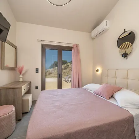 Βίλα Beachfront Fteri *