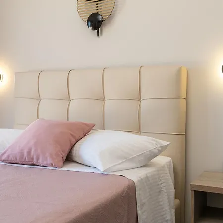 Beachfront Fteri Ζόλα