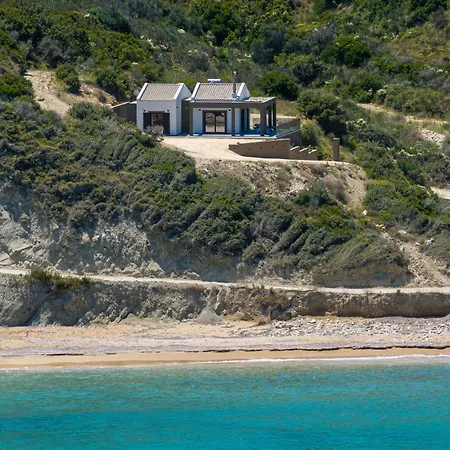 Beachfront Fteri * Zóla