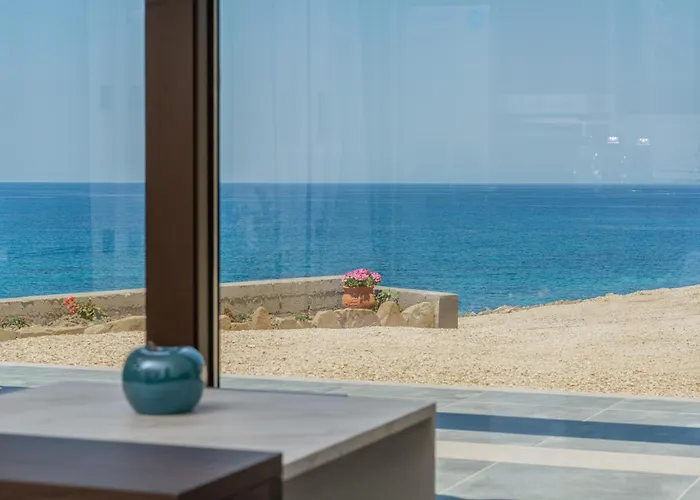 Beachfront Fteri Villa *