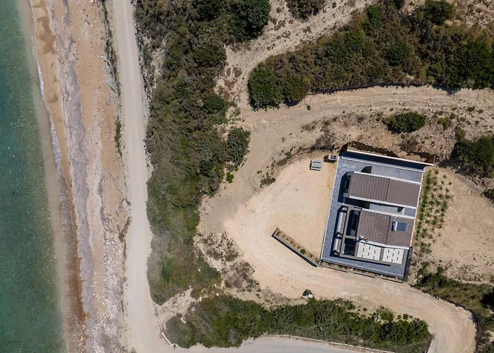 Beachfront Fteri Zóla