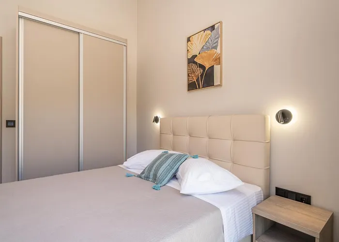 Beachfront Fteri Villa Zóla