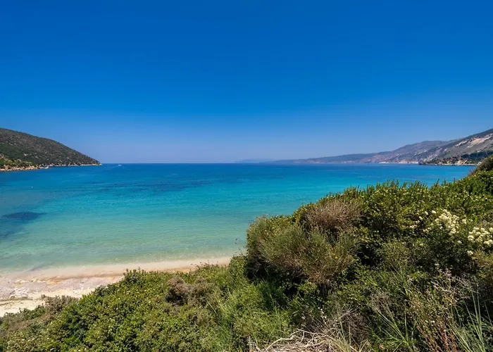 Villa Beachfront Fteri