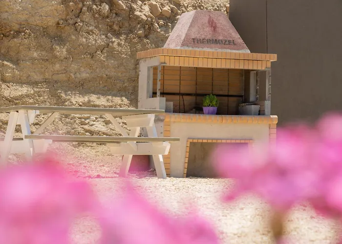 Beachfront Fteri Zóla