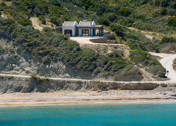 Beachfront Fteri * Zóla