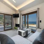 Villa Beachfront Fteri *