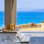 Villa Beachfront Fteri