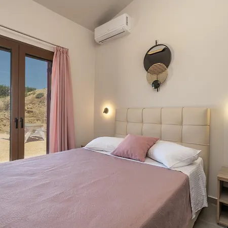 Beachfront Fteri Zola