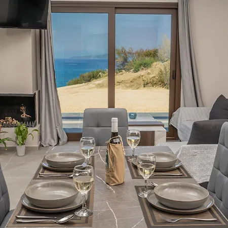 Villa Beachfront Fteri Zola